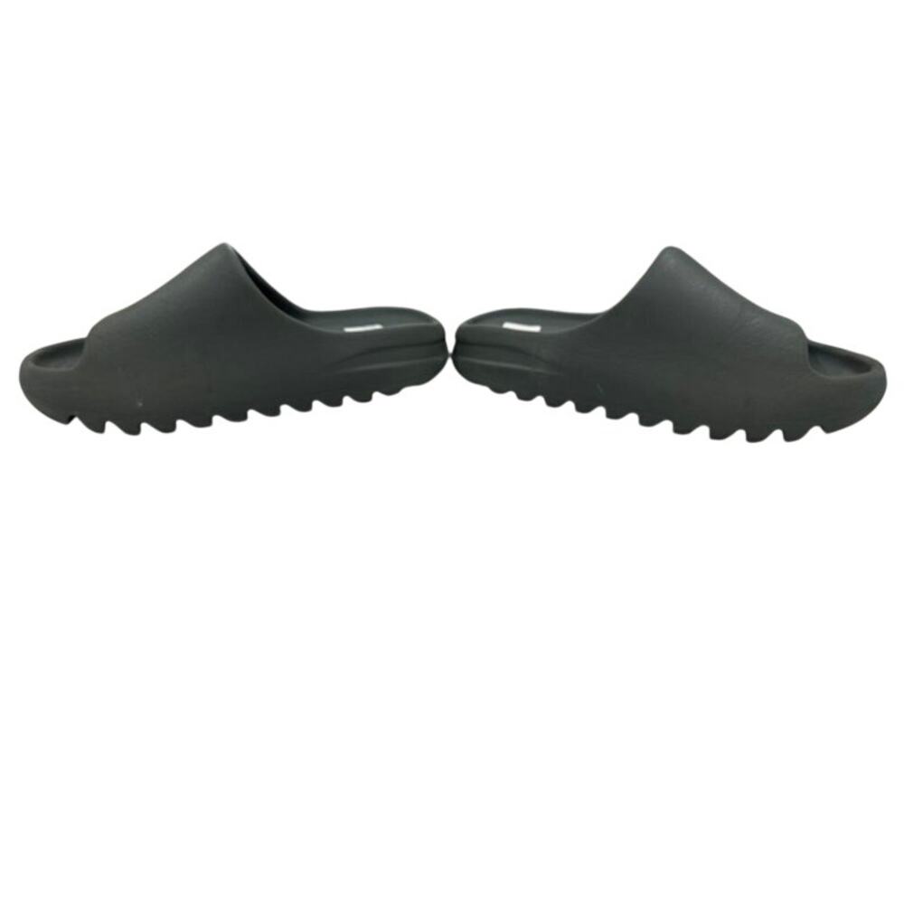Yeezy Slides - Picture 2 of 6